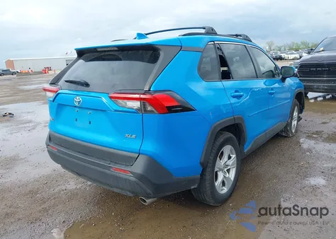 2019 Toyota Rav4 Xle z USA, uszkodzony, nr VIN JTMW1RFV2KJ014168
